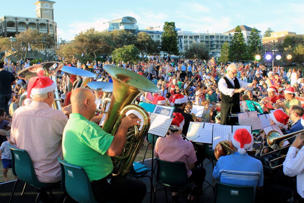 It’s hard to hold a candle to Christmas Carols in Sydney Song Hotel